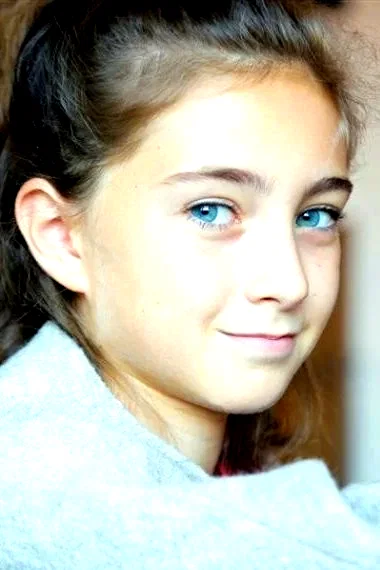  Louise Vidal