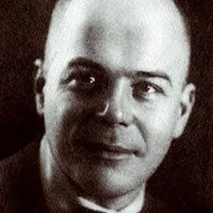  Олег Шкловский