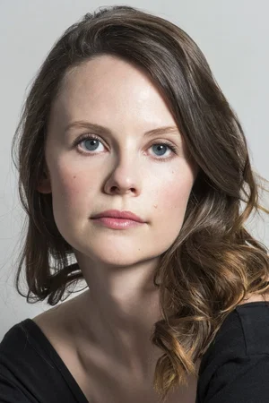  Sarah Ramos photo