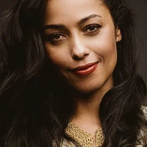 Photo star :  Meta Golding