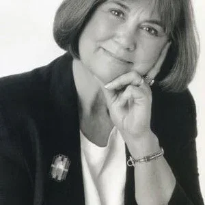  Emily Squires