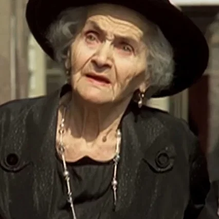  Regina Elena Bisio