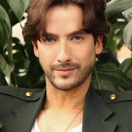  Carlos Torres