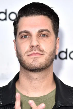  Spencer Charnas