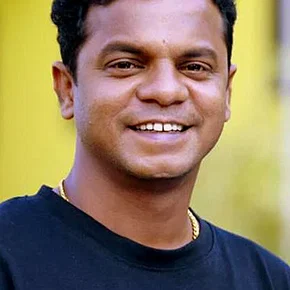 Photo star :  Dharmajan Bolgatty
