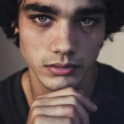  Charlie Polinger