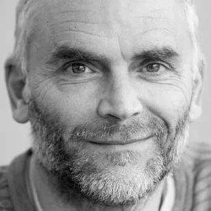  Giles King