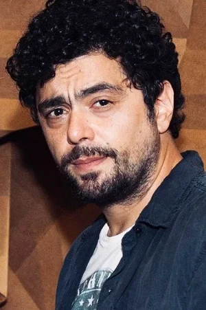 Alberto Ajaka photo
