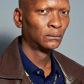 Photo star :  Warren Masemola