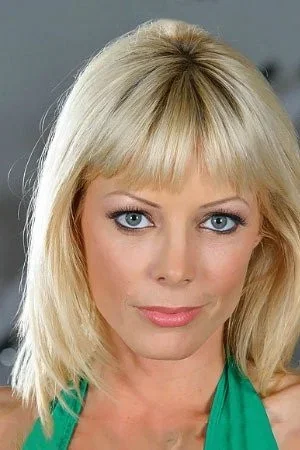  Holly Sampson photo