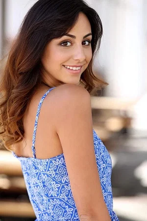  Rafaella Biscayn-Debest