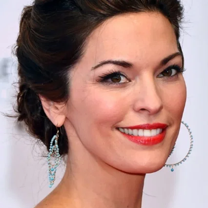  Alana de la Garza