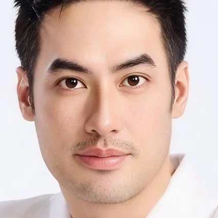  Pakorn Chatborirak