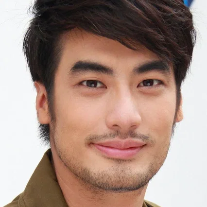  Pakorn Chatborirak