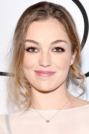  Lili Simmons