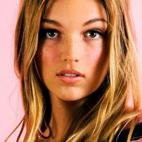 Photo star :  Lili Simmons