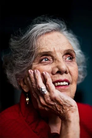  Elena Poniatowska photo