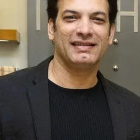 Photo star :  Saleem Sheikh
