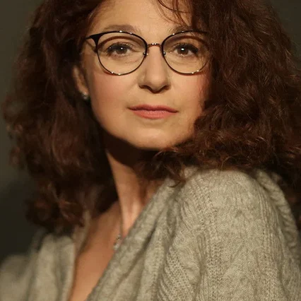  Crenguța Hariton