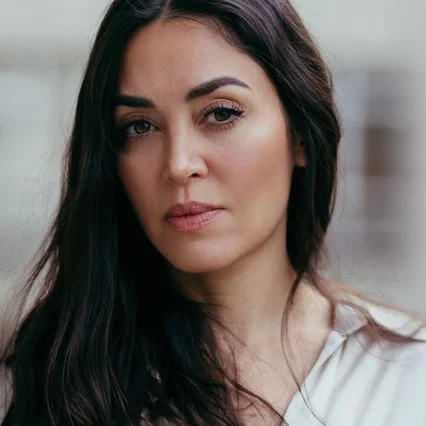  Mona Pirzad