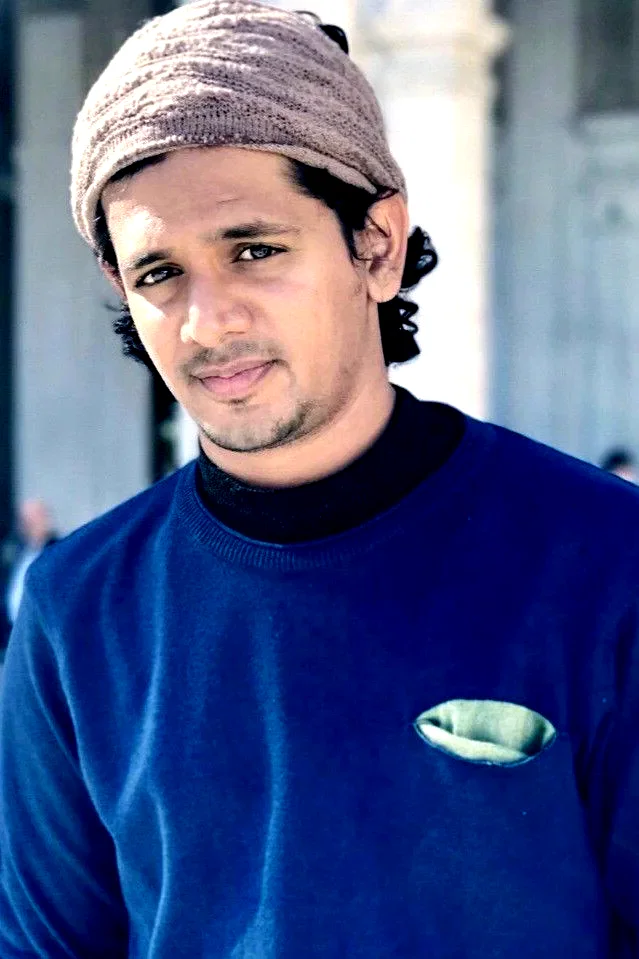  Karthik Ghattamaneni