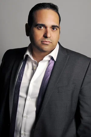  Robert Amaya photo