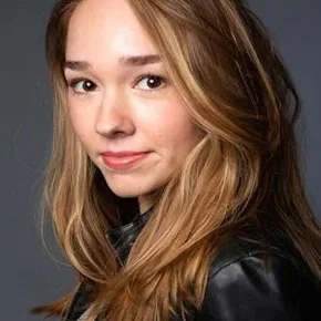 Photo star :  Holly Taylor