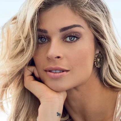  Grazi Massafera