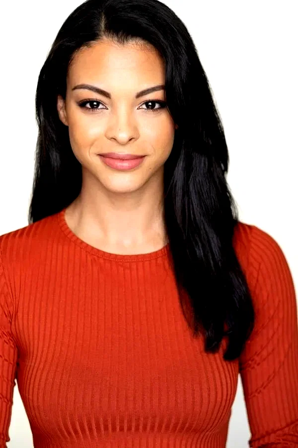 Triana Browne