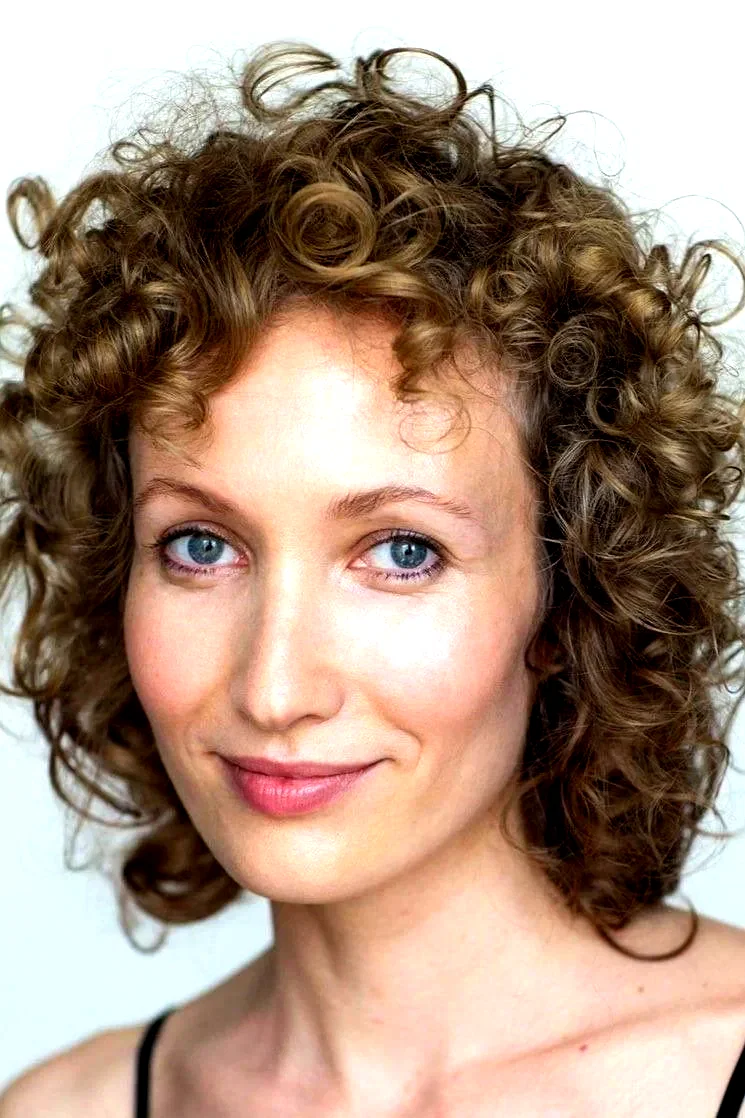  Irina Abraham