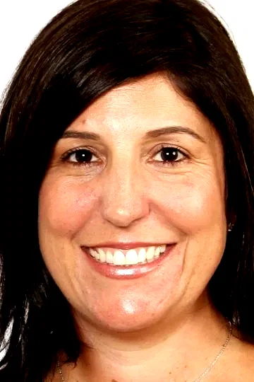  Pilar Savone