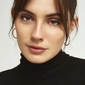 Photo star :  Adriana Ubani