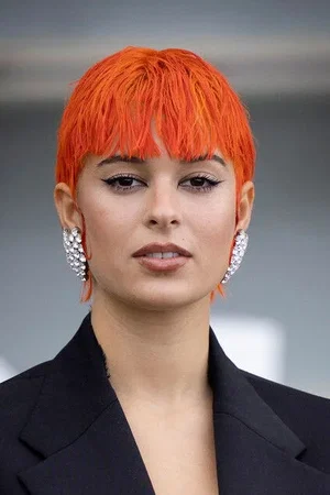  Dora Postigo