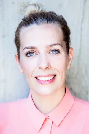  Sara Pascoe photo