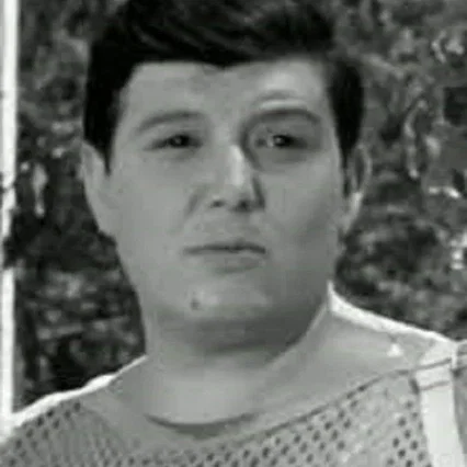  Max Roman