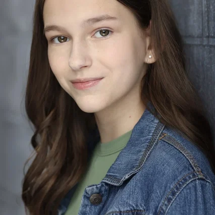  Elizabeth Kaluev