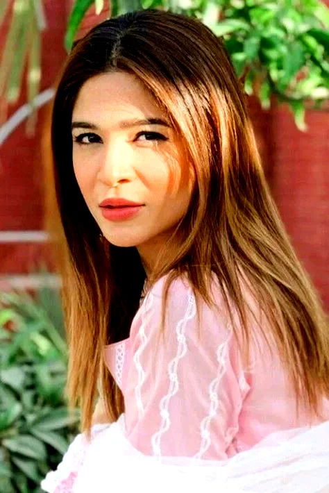  Ayesha Omar
