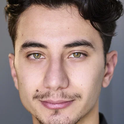  Adam Khattar