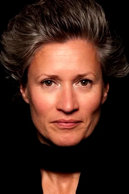  Simone Milsdochter
