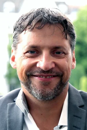  Patrick Bach