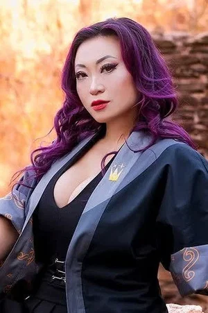  Yaya Han