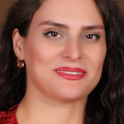  Hana Kamkar