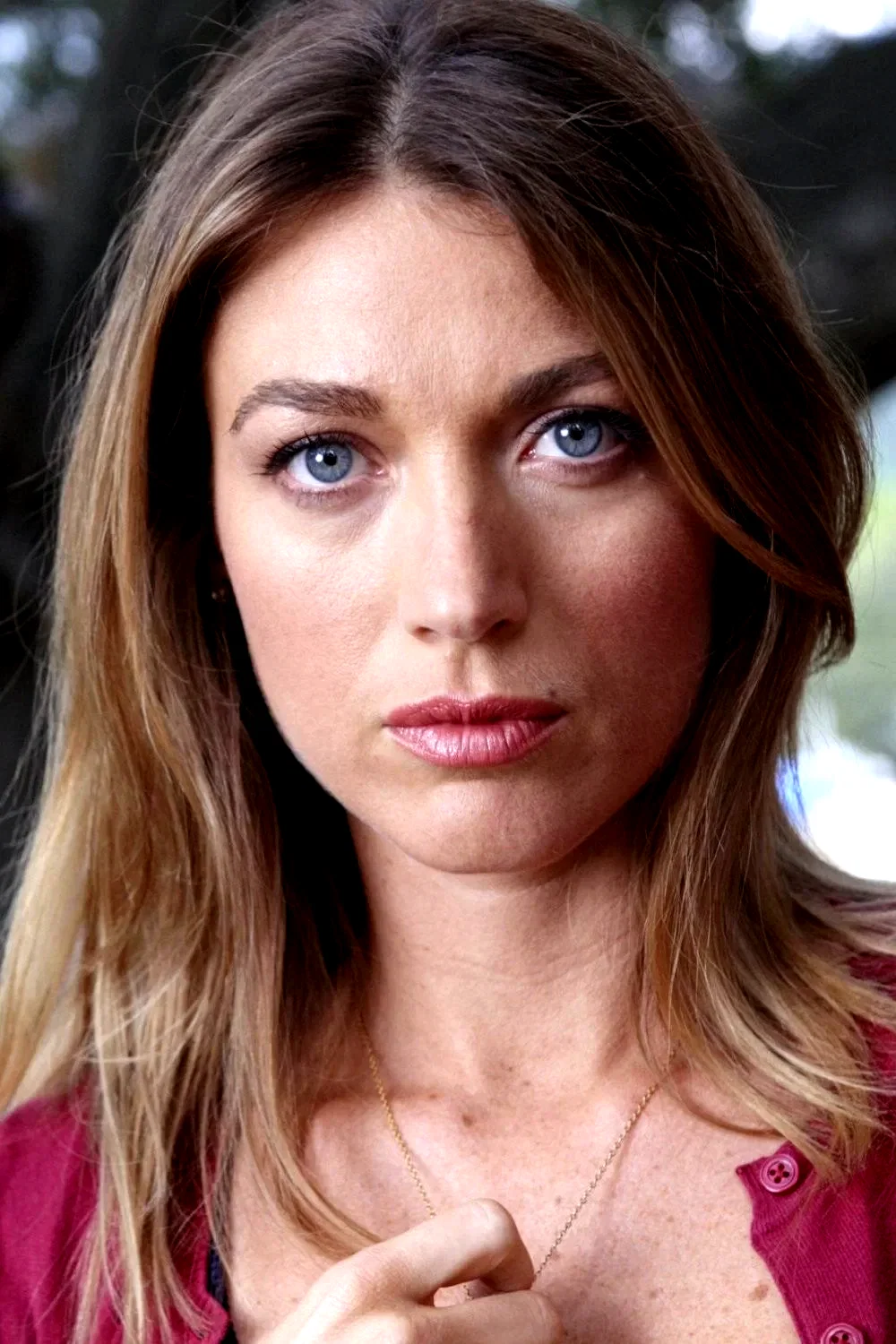  Natalie Zea