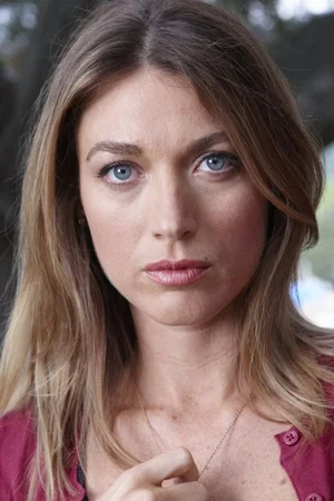  Natalie Zea
