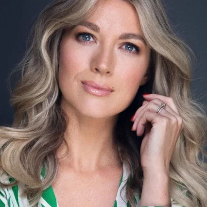  Natalie Zea