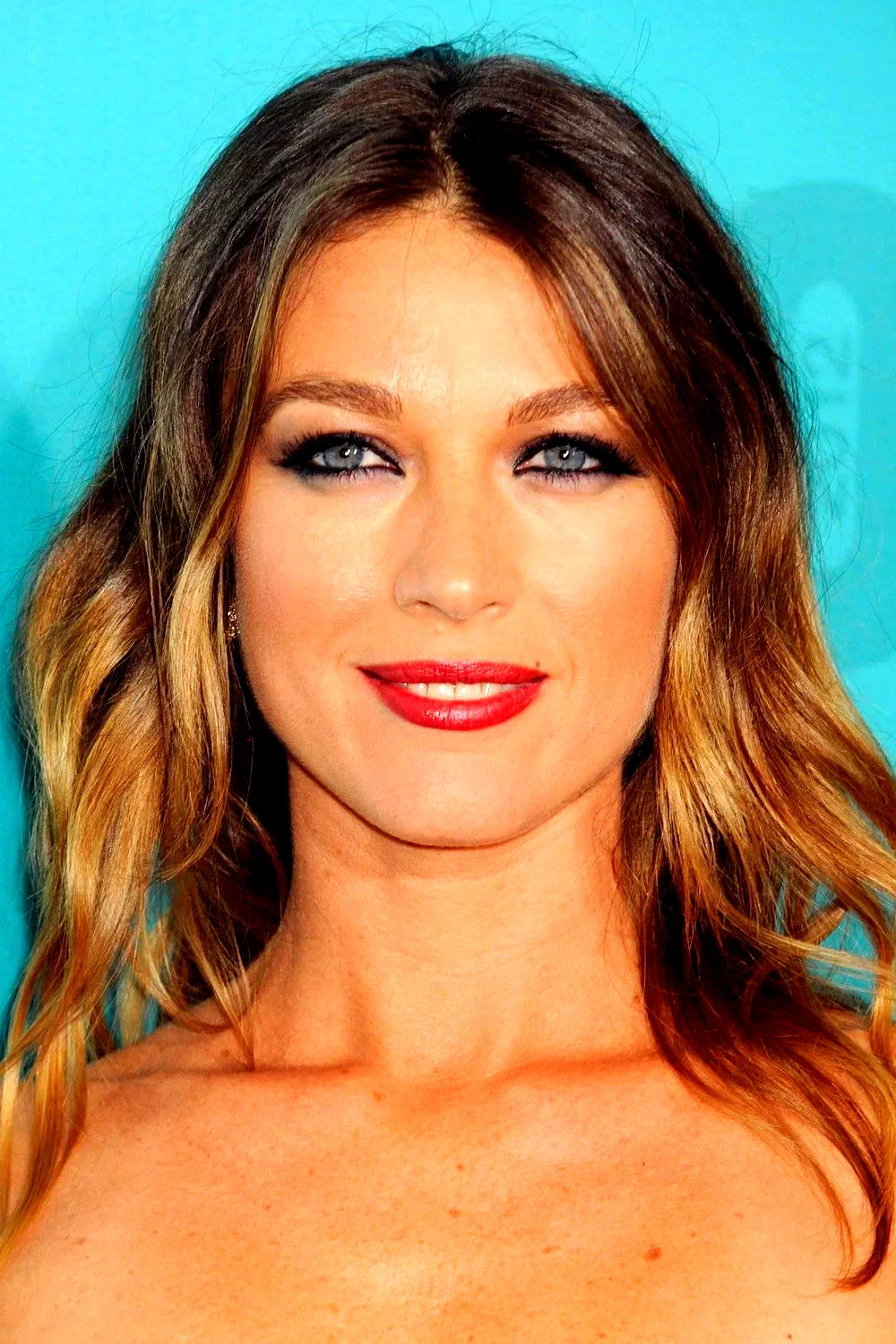  Natalie Zea
