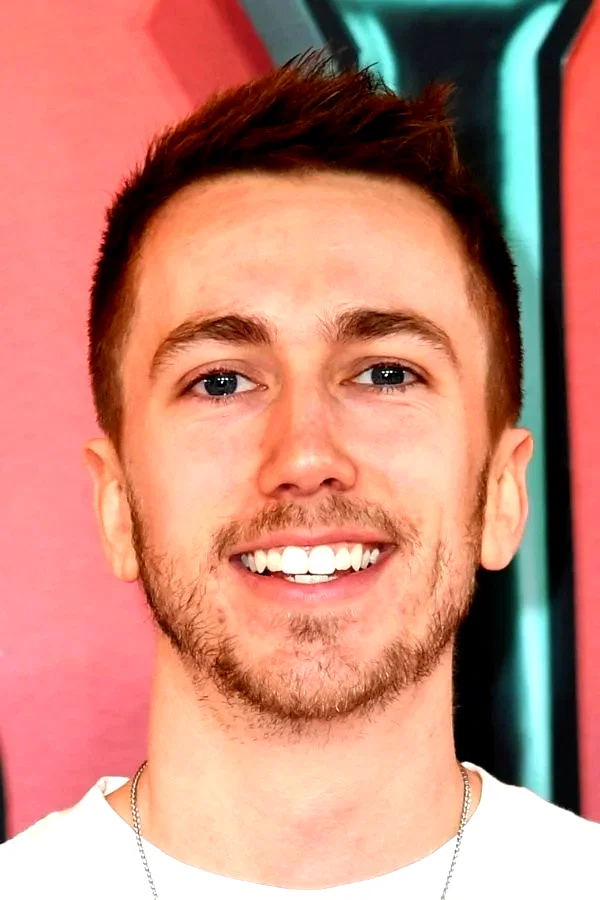  Simon Minter