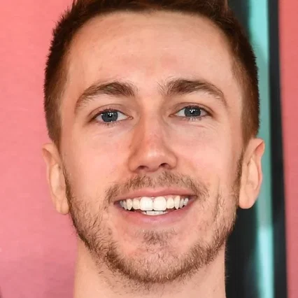  Simon Minter