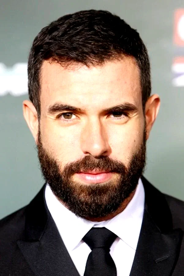  Tom Cullen