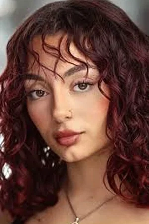  Lara Duru photo
